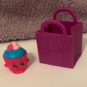 Shopkins Season 2 Cupcake Chic With Bag - Rare